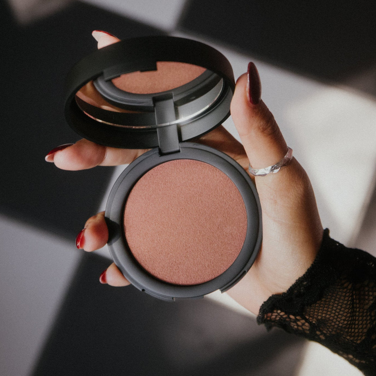 Velvet Crush Blush: Romeo's Mistress